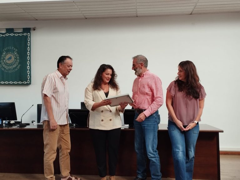 Entrega de la III edición al mejor trabajo TFG – TFM: Un estudio sobre acompañamiento y atención a personas con TEA